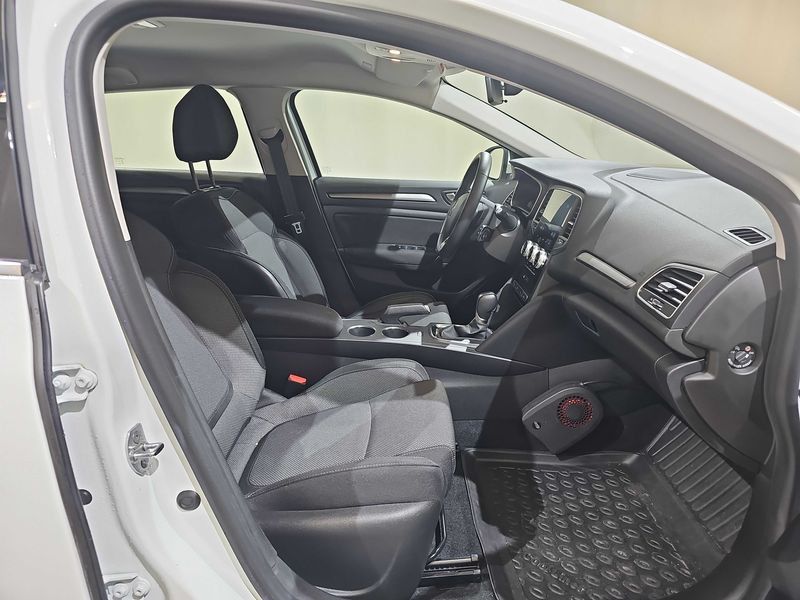 Renault Megane 1.5 BLUE dCi Equilibre — zdjęcie 10
