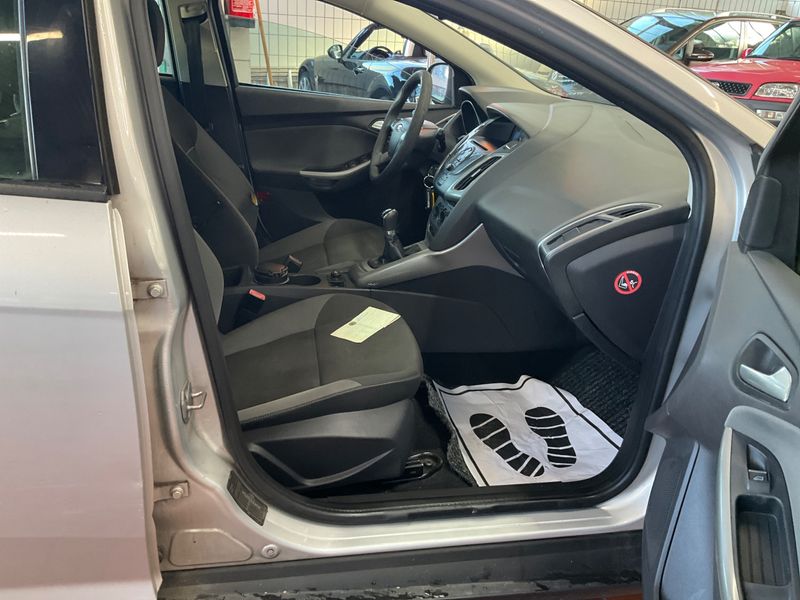 Ford Focus 1.6 Ti-VCT Trend — zdjęcie 3