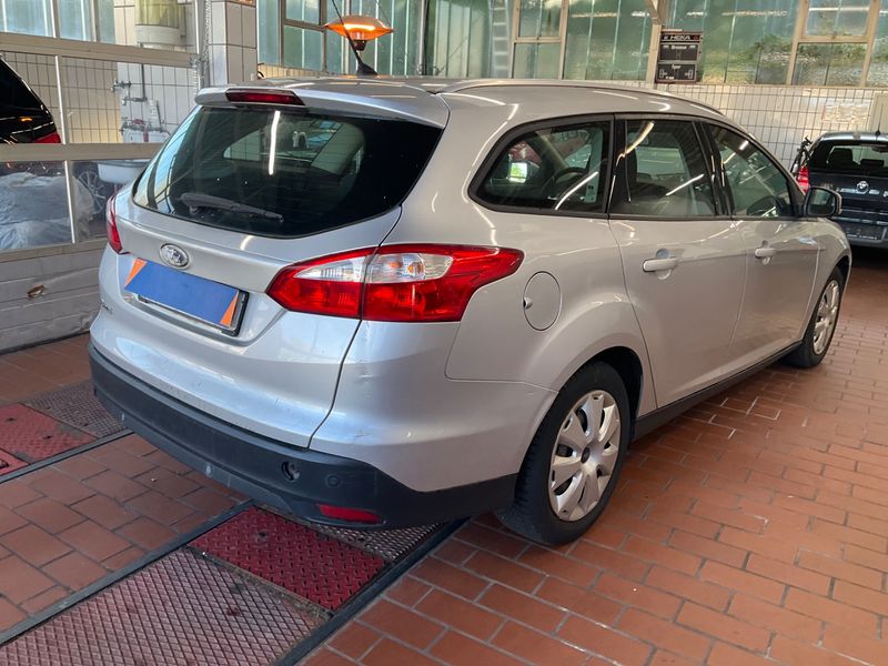Ford Focus 1.6 Ti-VCT Trend — zdjęcie 2