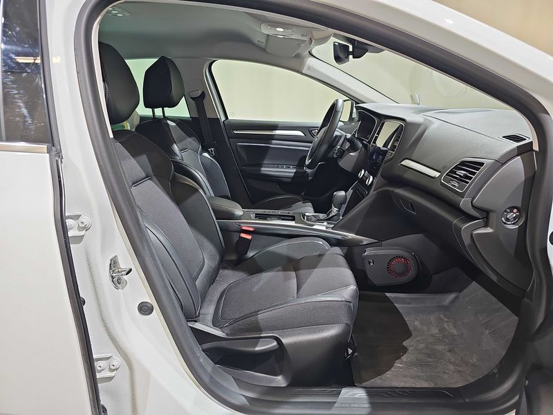 Renault Megane 1.5 BLUE dCi Intens — zdjęcie 10