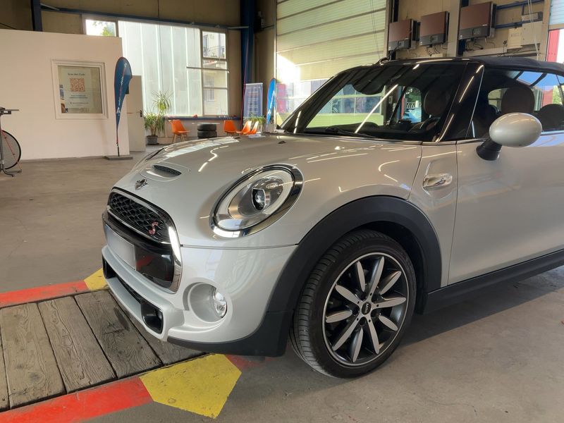 MINI Cabrio Cooper S — zdjęcie 2