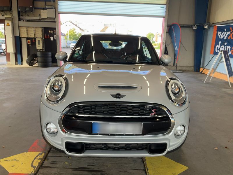 MINI Cabrio Cooper S — zdjęcie 9