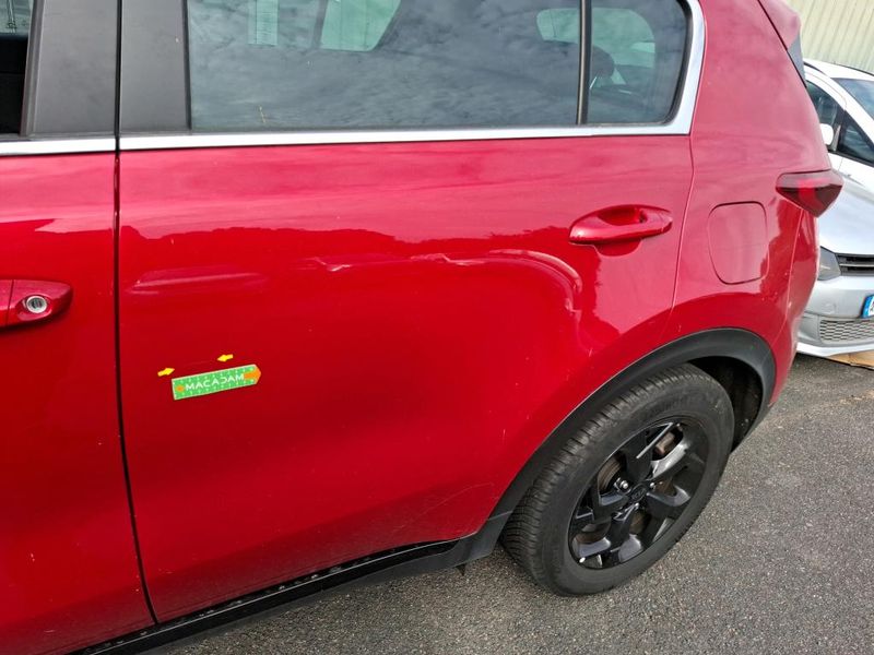Kia Sportage 1.6 CRDi Mild-Hybrid Black Edition Business 2WD — zdjęcie 38