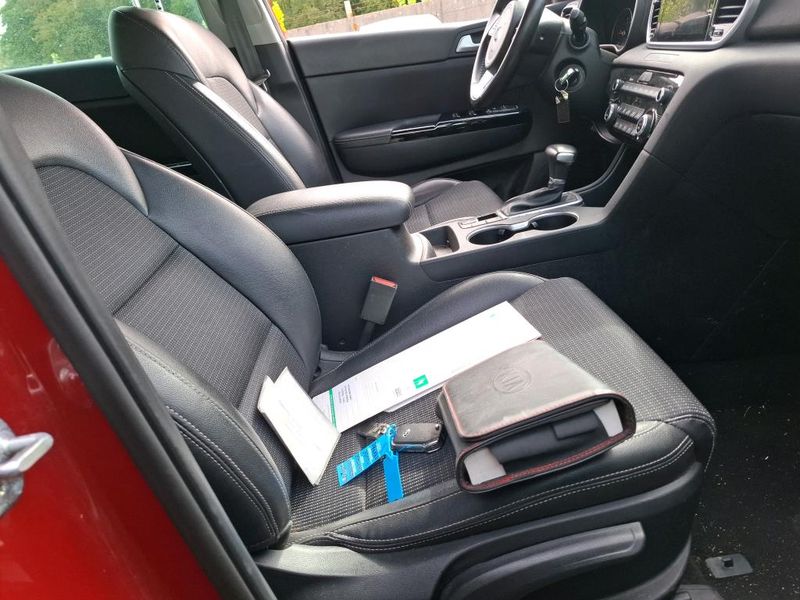 Kia Sportage 1.6 CRDi Mild-Hybrid Black Edition Business 2WD — zdjęcie 6