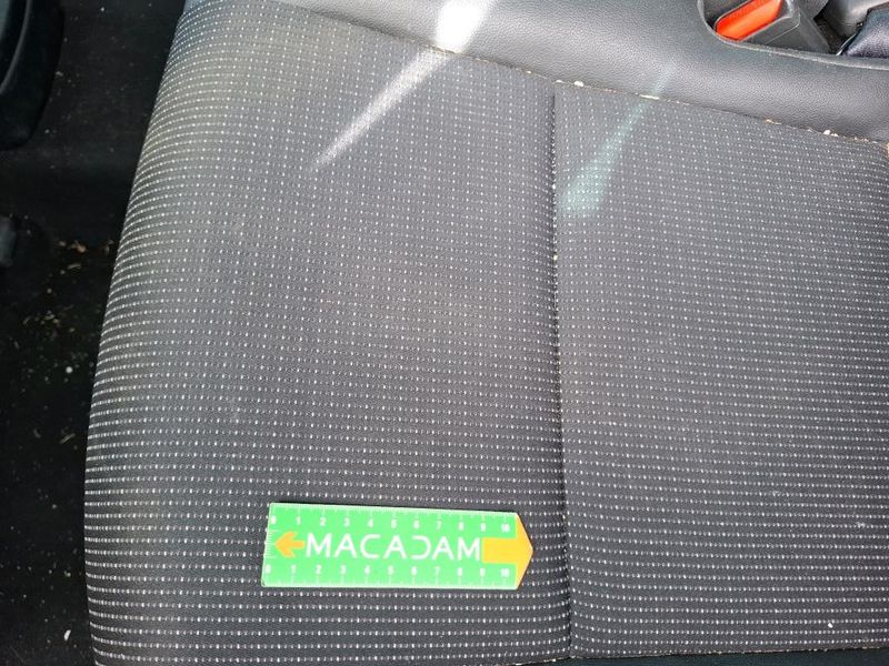 Kia Sportage 1.6 CRDi Mild-Hybrid Black Edition Business 2WD — zdjęcie 18