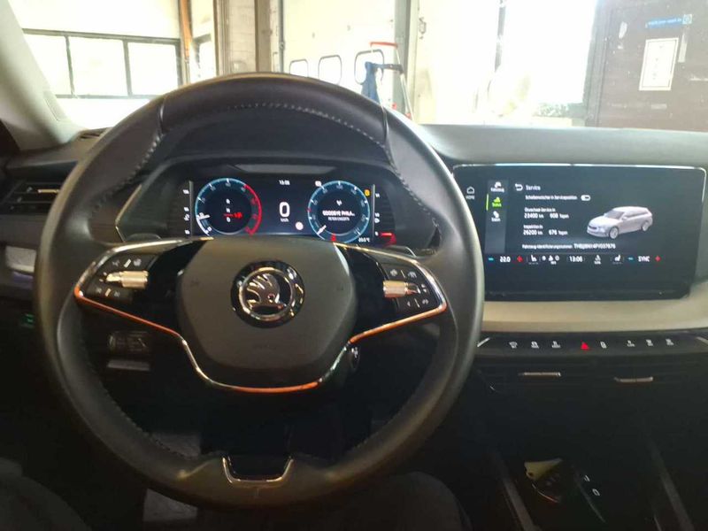 Skoda Octavia 2.0 TDI Tour — zdjęcie 16