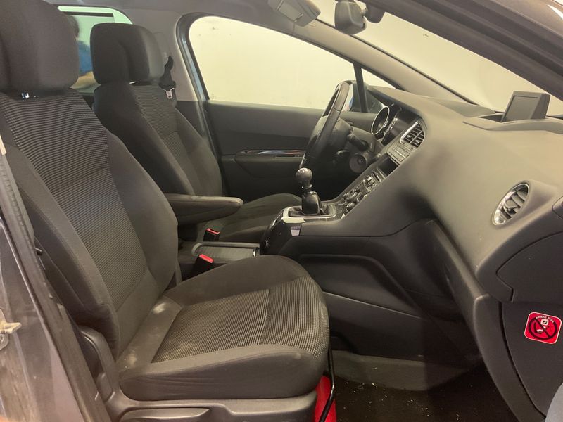 Peugeot 5008 2.0 HDi Allure — zdjęcie 3