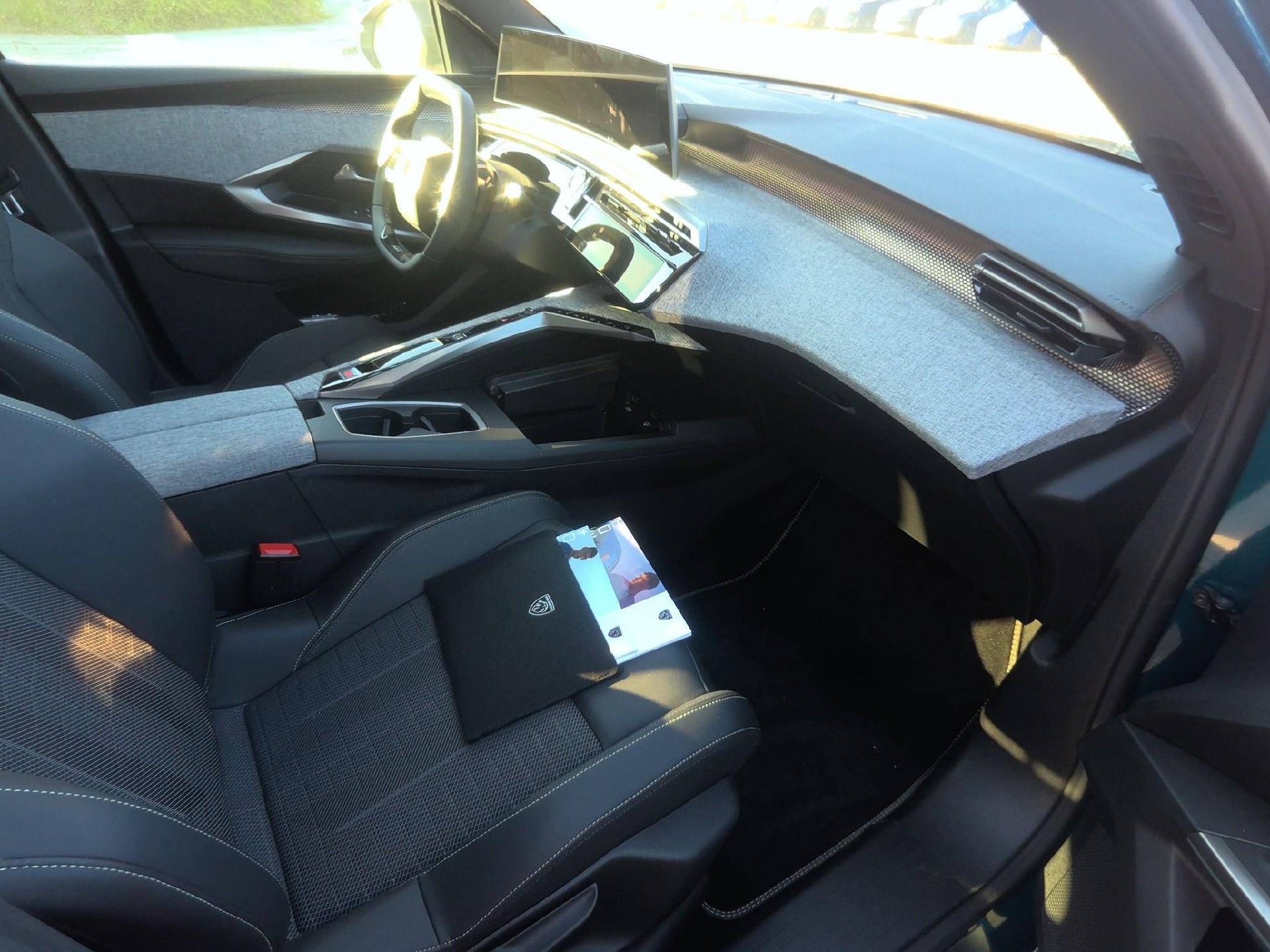 Peugeot 5008 1.2 Mild-Hybrid GT — zdjęcie 4