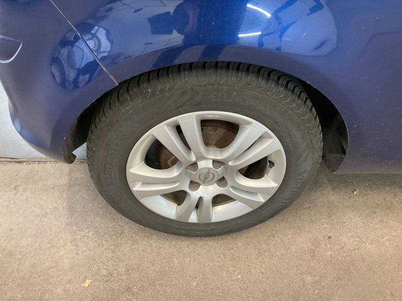 Opel Corsa 1.4 Enjoy — zdjęcie 8