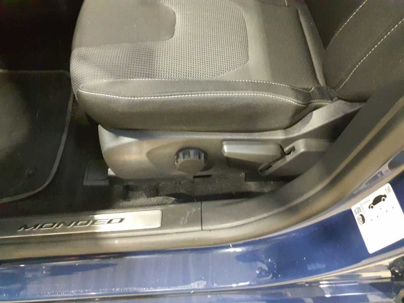 Ford Mondeo 2.0 TDCi EcoBlue Titanium — zdjęcie 15