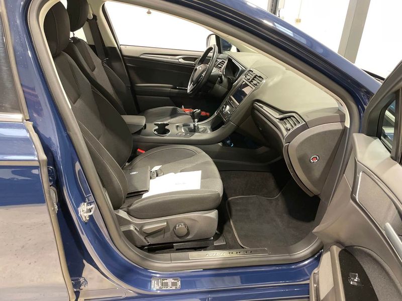 Ford Mondeo 2.0 TDCi EcoBlue Titanium — zdjęcie 6