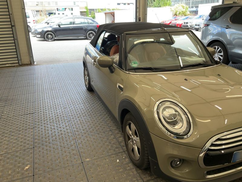 MINI Cabrio Cooper — zdjęcie 8
