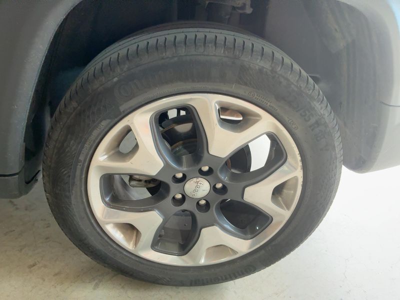 Jeep Compass 2.0 M-Jet Opening Edition 4WD — zdjęcie 18