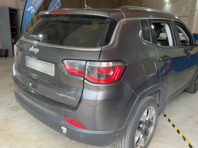 Jeep Compass 2.0 M-Jet Opening Edition 4WD — zdjęcie 6