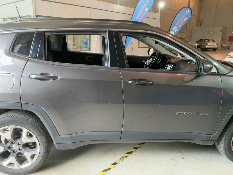 Jeep Compass 2.0 M-Jet Opening Edition 4WD — zdjęcie 7