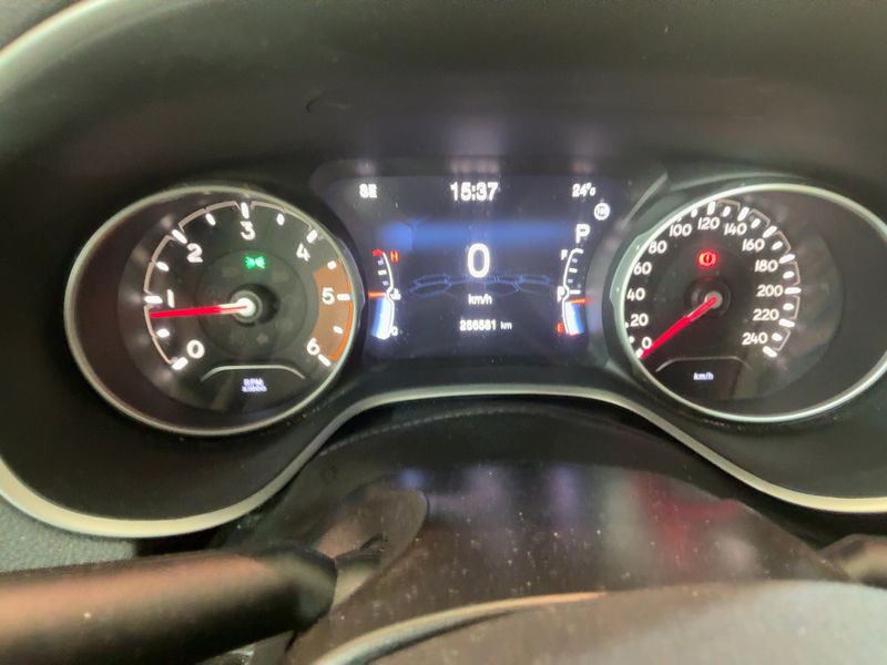 Jeep Compass 2.0 M-Jet Opening Edition 4WD — zdjęcie 13