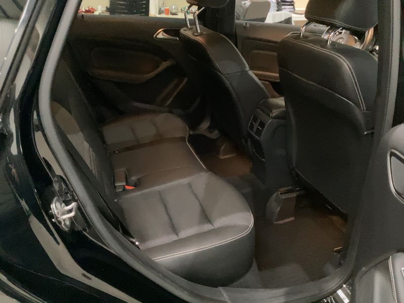 Mercedes-Benz B-Klasse B 180 Urban — zdjęcie 14