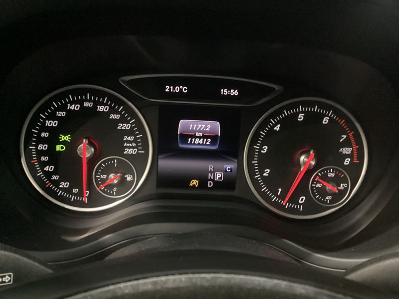 Mercedes-Benz B-Klasse B 180 Urban — zdjęcie 13