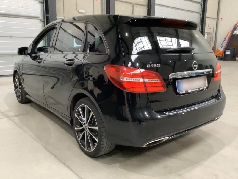 Mercedes-Benz B-Klasse B 180 Urban — zdjęcie 3