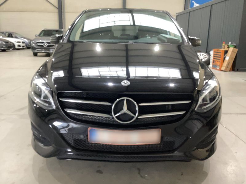 Mercedes-Benz B-Klasse B 180 Urban — zdjęcie 9