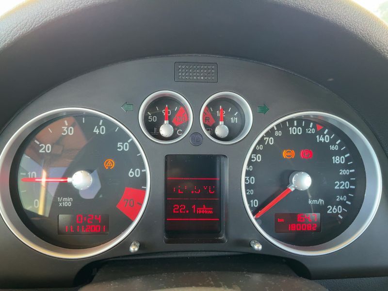 Audi TT 1.8 Turbo Coupe — zdjęcie 4