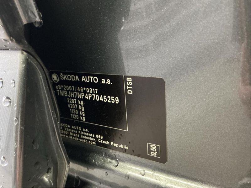 Skoda Superb 2.0 TDI Ambition — zdjęcie 24