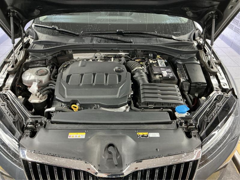 Skoda Superb 2.0 TDI Ambition — zdjęcie 8