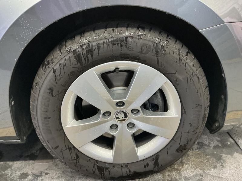 Skoda Superb 2.0 TDI Ambition — zdjęcie 22