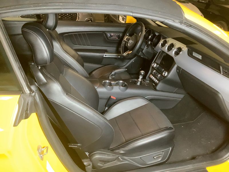 Ford Mustang 2.3 EcoBoost Convertible Basis — zdjęcie 11