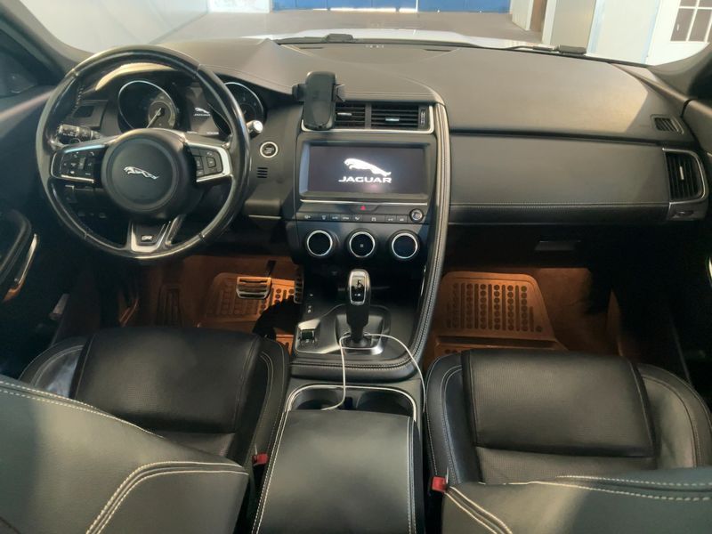 Jaguar E-Pace D150 R-Dynamic S AWD — zdjęcie 12