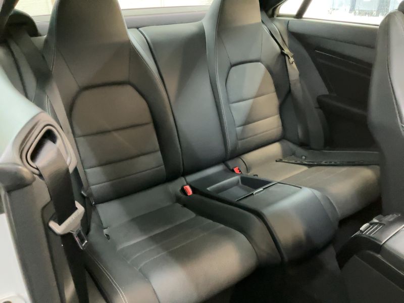 Mercedes-Benz E-Klasse E 200 CGI — zdjęcie 14