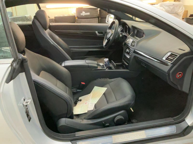 Mercedes-Benz E-Klasse E 200 CGI — zdjęcie 11
