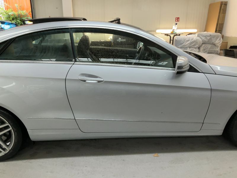 Mercedes-Benz E-Klasse E 200 CGI — zdjęcie 7