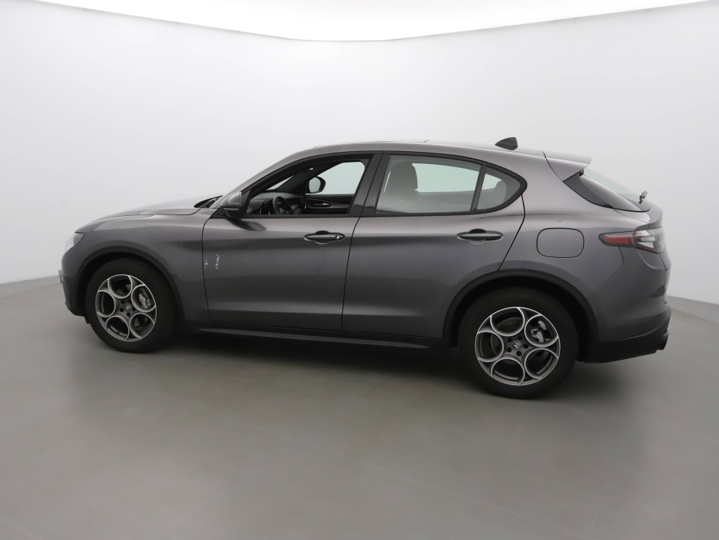 Alfa Romeo Stelvio 2.2 JTDM Sprint 2WD — zdjęcie 2
