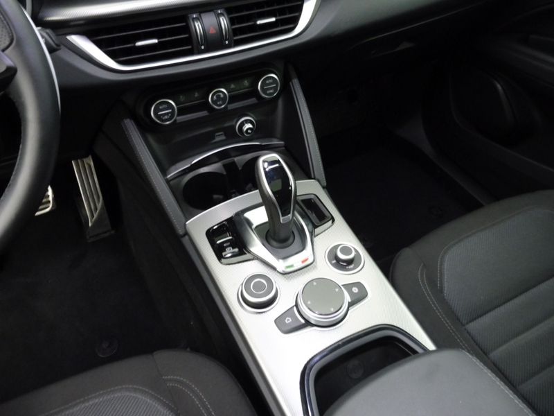 Alfa Romeo Stelvio 2.2 JTDM Sprint 2WD — zdjęcie 19