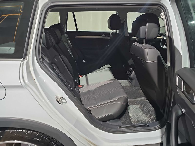 Volkswagen Passat Alltrack 2.0 TDI 4Motion — zdjęcie 14