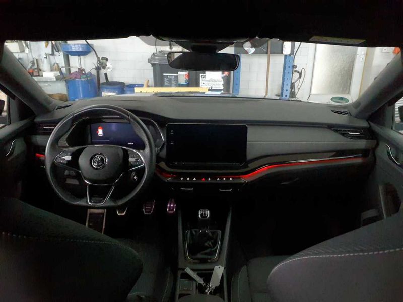 Skoda Octavia 2.0 TDI Sportline — zdjęcie 7