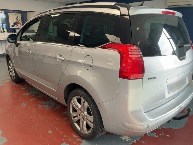 Peugeot 5008 1.6 Blue-HDi Allure — zdjęcie 3