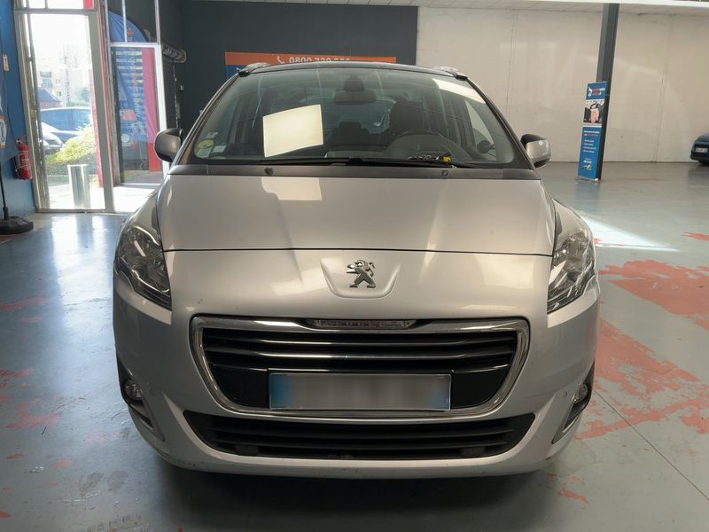 Peugeot 5008 1.6 Blue-HDi Allure — zdjęcie 9