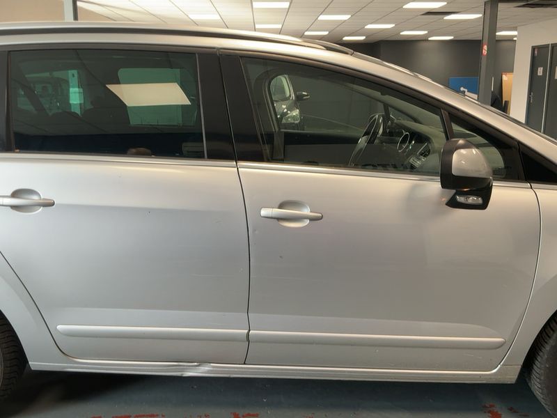 Peugeot 5008 1.6 Blue-HDi Allure — zdjęcie 7