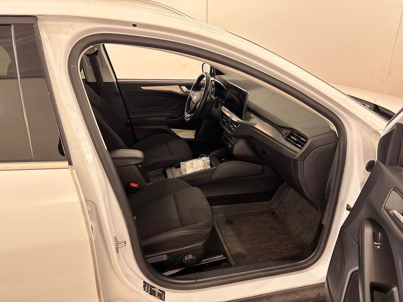 Ford Focus 1.5 TDCi EcoBlue Titanium X — zdjęcie 6