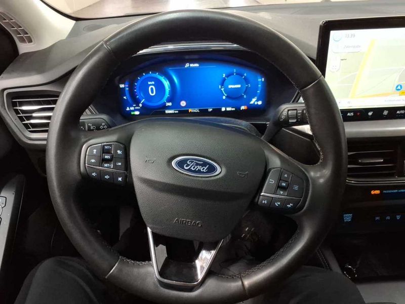Ford Focus 1.5 TDCi EcoBlue Titanium X — zdjęcie 12