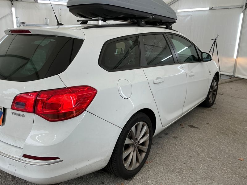 Opel Astra 1.4 Turbo Active — zdjęcie 2