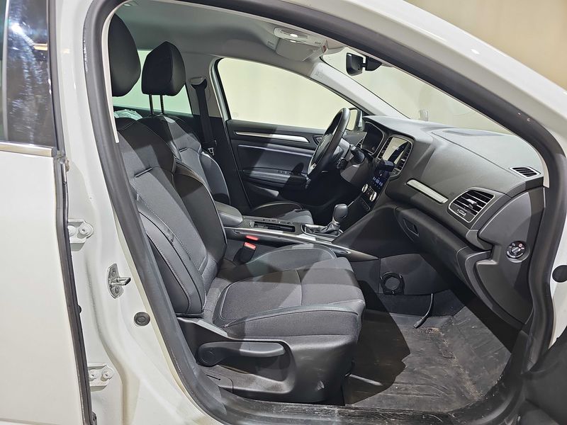 Renault Megane 1.5 BLUE dCi Intens — zdjęcie 10