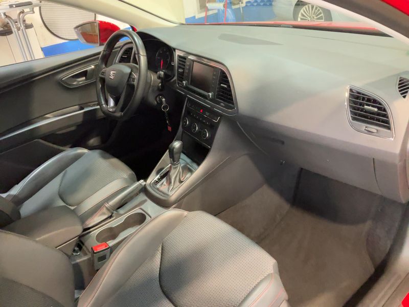 Seat Leon 2.0 TDI FR — zdjęcie 11