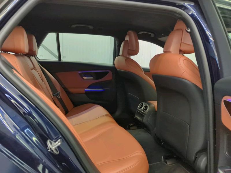 Mercedes-Benz C-Klasse C 300e T — zdjęcie 21