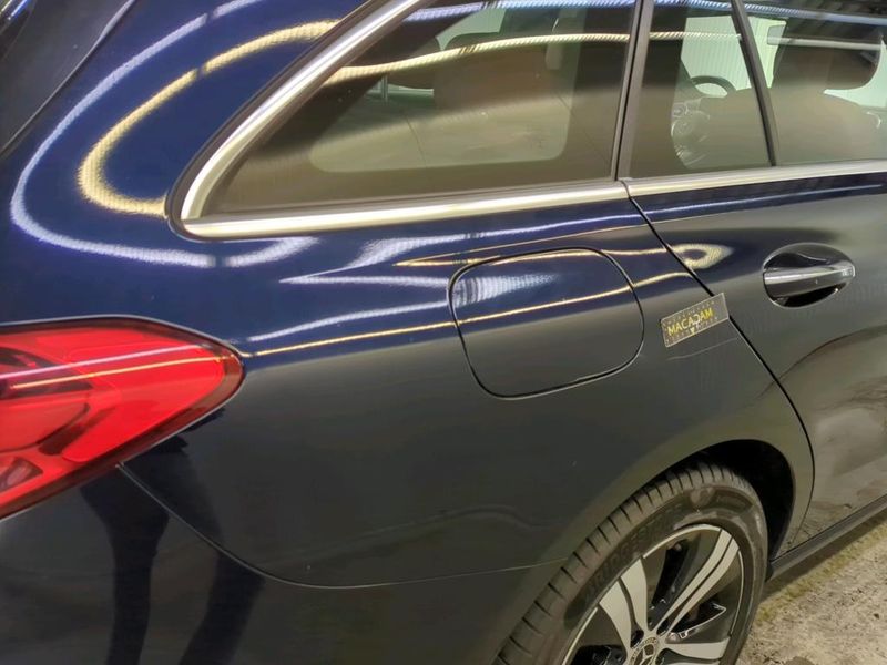 Mercedes-Benz C-Klasse C 300e T — zdjęcie 32
