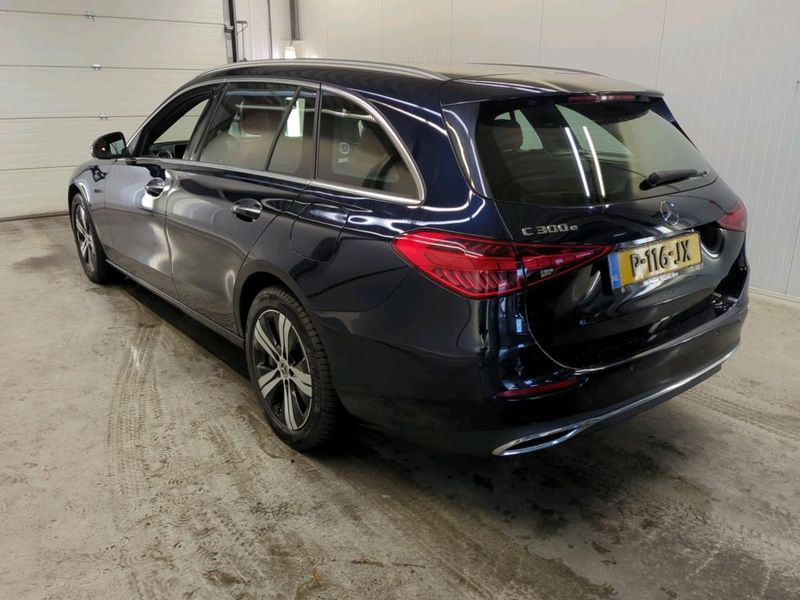 Mercedes-Benz C-Klasse C 300e T — zdjęcie 3