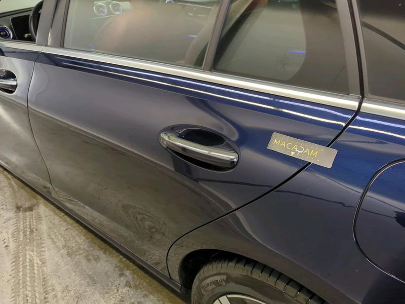 Mercedes-Benz C-Klasse C 300e T — zdjęcie 24