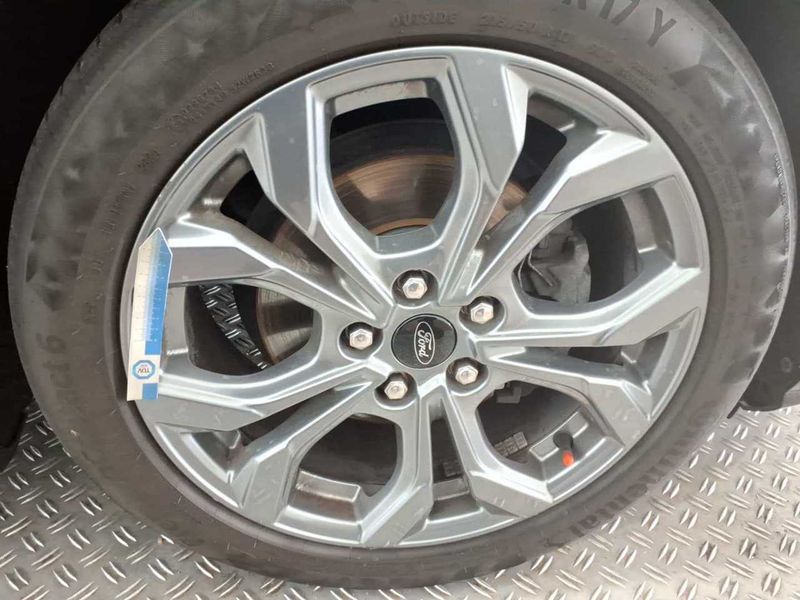 Ford Focus 1.5 TDCi EcoBlue ST-Line X — zdjęcie 28